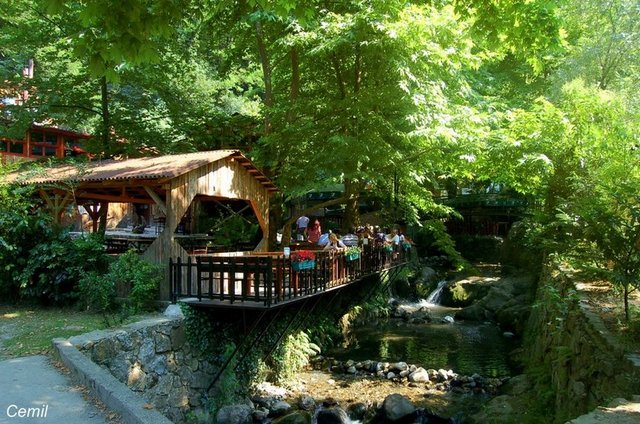 Ancak bölge yazın da doğa ve yeşil ile buluşmak isteyenlerin merkezi durumunda.