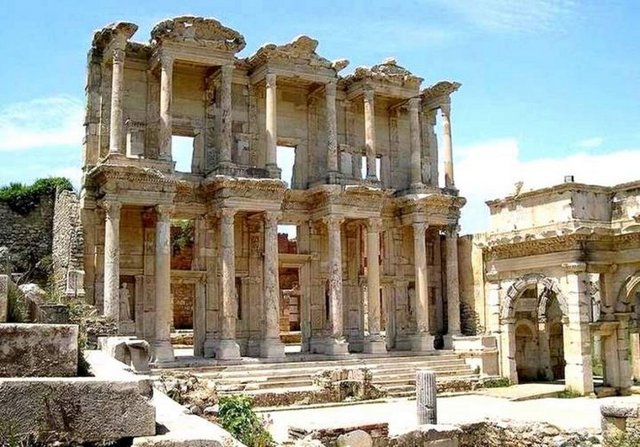 Efes Celsus Kütüphanesi