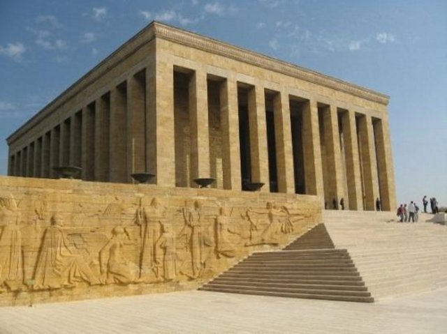 8. Anıtkabir - Ankara, Türkiye - "Bir Milletin ATA'sına hayranlığının abidesi, Anıtıdır ANITKABİR"