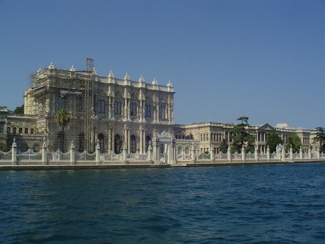 Dolmabahçe Sarayı
