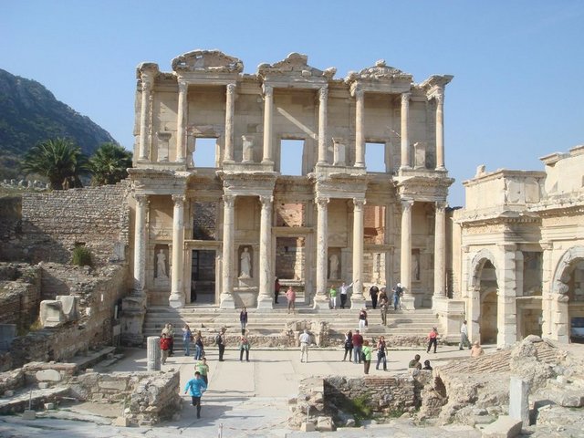 Efes Celsus Kütüphanesi