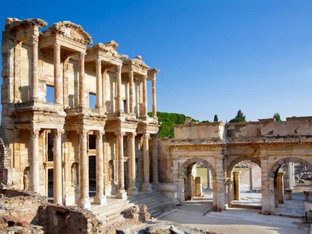 Efes Celsus Kütüphanesi