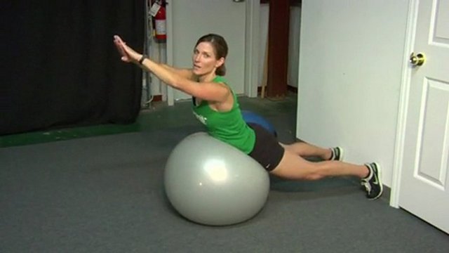 Pek çok egzersiz hareketi deniyor, yemelerden içmelerden kesiliyorsunuz ama şu göbeğinizden bir türlü kurtulamıyorsunuz. Bahsettiğimiz kişi gerçekten sizseniz, o halde bu önerileri dikkate alın...