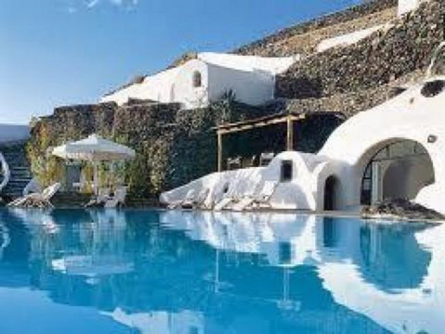 14. Santorini, Yunanistan