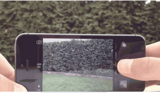 Kameranızın shutter tuşuna basılı tutun, çoklu fotoğraf çekme modunu otomatik olarak açarsınız. Telefonunuz hızlı bir şekilde bir sürü fotoğraf çekecek ve telefonunuza kaydedecektir. İstediğiniz profil fotoğrafını çekmek için mükemmel bir yol.