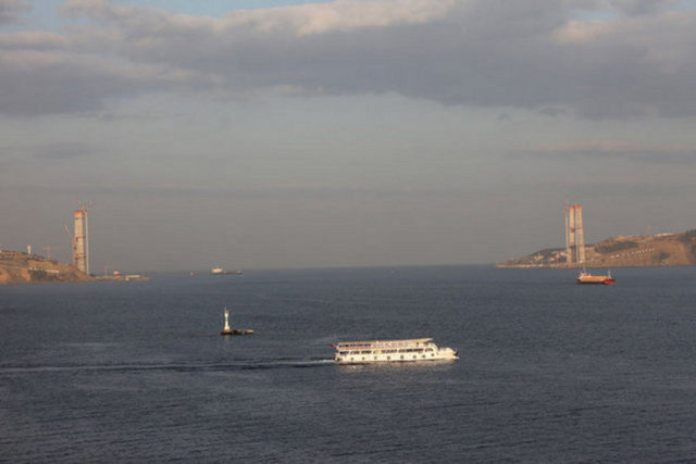 Garipçe tarafındaki kule 322 metre, Poyrazköy kesimindeki kule ise 318 metre olacak.
