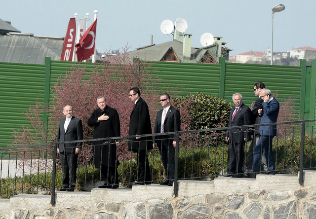 Yerel seçim çalışmalarının ardından üç gündür Üsküdar Kısıklı'daki konutunda dinlenen Başbakan Erdoğan, saat 15.30 sıralarında konutundan ayrıldı.