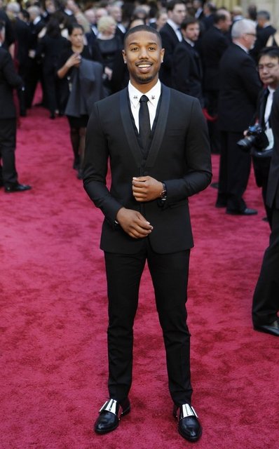Hollywood'un son dönem gözde ismi Michael B. Jordan, giymekten hiç çekinmediği cesur renkler ve kendine has yorumladığı trend'ler ile listenin en göz dolduran isimlerinden.