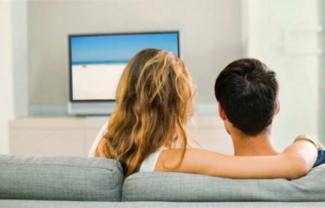 2 yıl reklam izliyor.