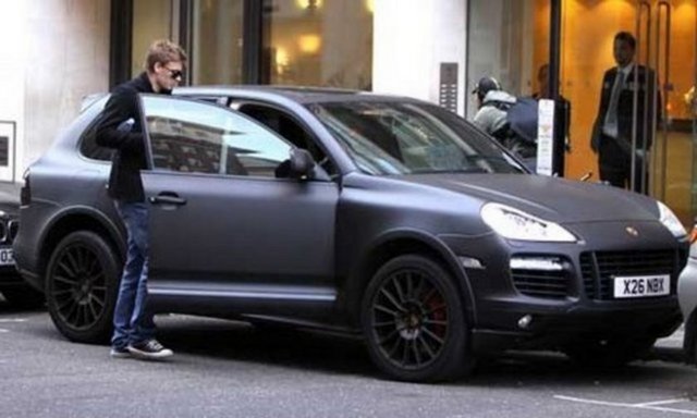 BENDTNER - PORCHE CAYENNE