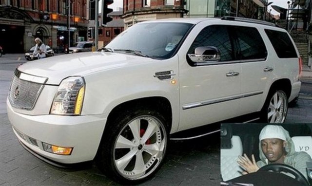 EL HADJI DIOUF - CADILLAC ESCALADE