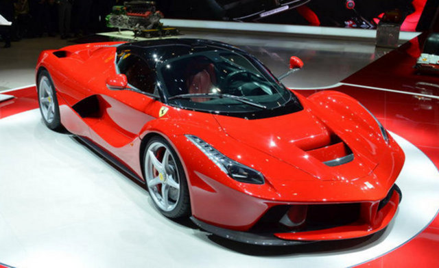 RONALDO - FERRARİ LAFERRARİ