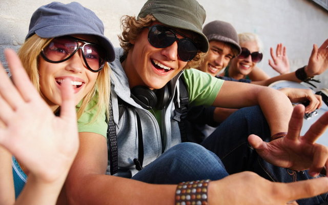 Sadece 15 dakika bile içten gülmek, sıkıntıyı yüzde 10 oranında düşürebiliyor.