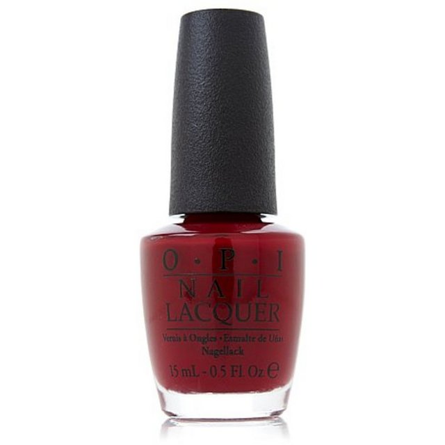 Ben yazın da koyu renk oje kullanırım diyorsanız, OPI'nin  Malaga Wine tonu önerebileceğim en iyi bordolardan biri olacaktır.