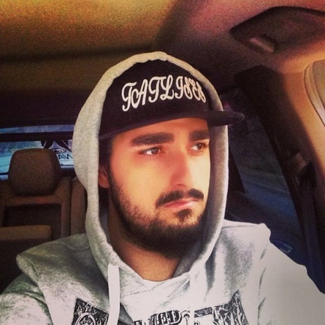 Koyu Fenerbahçe taraftarı olan İdo, böylelikle takımının ezeli rakibi olan Beşiktaş'tan kendine bir gelin adayı buldu.