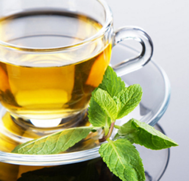 Yeşil çay: İçindeki polifenoller antioksidan özelliği nedeniyle kalp hastalıklarının engellenmesinde etkilidir. Siyah çay ve kahve tüketimi yerine; yeşil çay, adaçayı, papatya, rezene ıhlamur gibi bitki çaylarının tüketimini tavsiye edilmektedir.