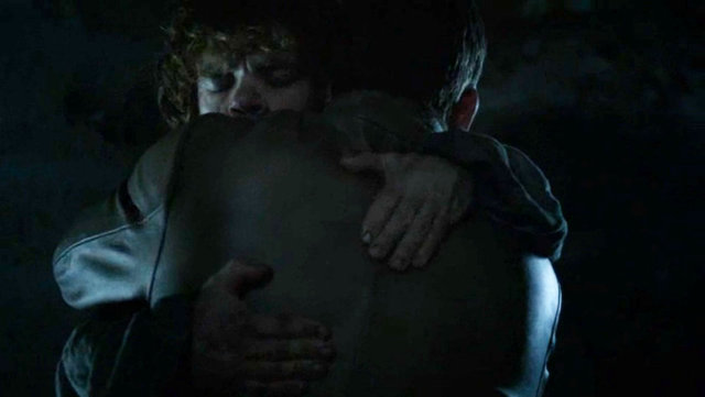 Dizide, Kral Joffrey'i öldürdüğü iddia edilen Tyrion Lannister'ın idam edilmesi beklenirken, kardeşi Jaime sayesinde zindandan kaçtı.