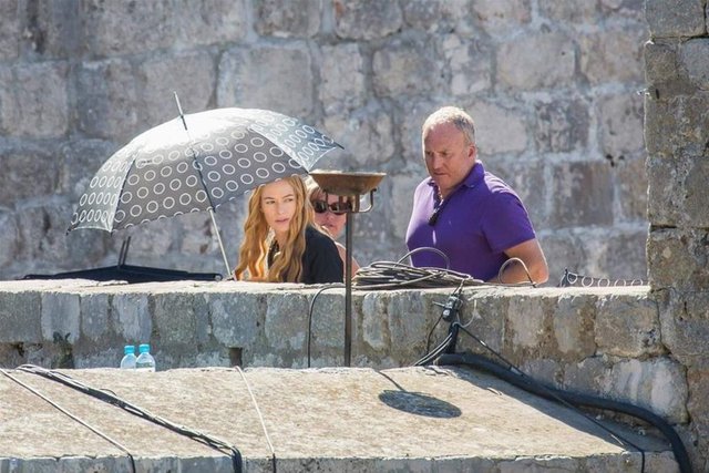 Game of Thrones'un yeni sezonunu, serinin 4'üncü ve 5'inci kitaplarını konu alacak.