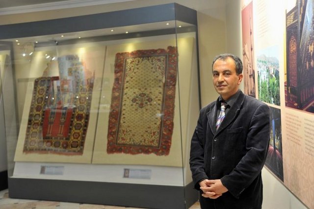 "İlk teşhir salonunda Aksaray'ın jeolojik dönemlerine ait, içinde mamut fosilinin de bulunduğu hayvan fosilleri ile çeşitli toprak ve taş örnekleri sergileniyor.