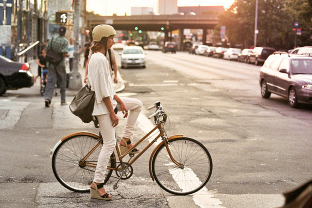 Bisiklet sürmek her şeyden önce uygulanan tempoya göre saate 500-1000 kalori arası enerji harcaması yapar ve yağ yakımı sağlar.