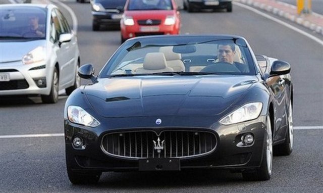 CRİSTİANO RONALDO - MASSERATI