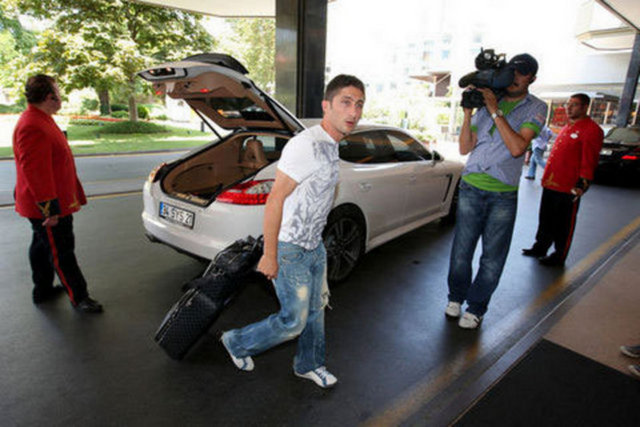 SABRİ SARIOĞLU - PORSCHE -