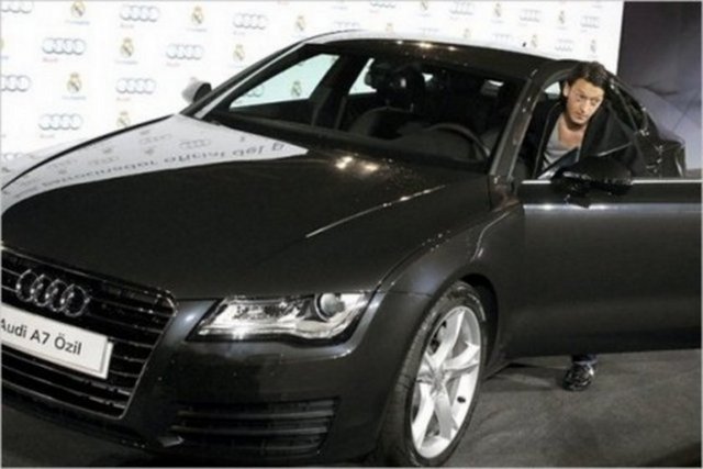 MESUT ÖZİL - AUDİ A7