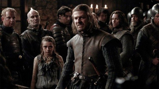 343: Yapım şirketinin dizi içerikli sattığı hatıra obje çeşidi. - 300 dolar: Eddard Stark'ın demirden dövülmüş kılıcının fiyatı.