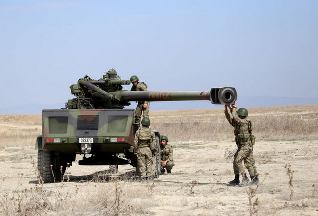 Fırtına Obüsü'nün en önemli özelliğini farklı namlu açılarından art arda yaptığı üç atışı hedefe aynı anda ulaştırabilmesi oluşturuyor.