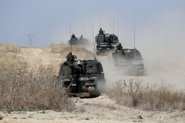 Bu özellik Fırtına Obüsü'ne üç obüsün atış gücünü tek başına karşılayabilme imkanı sağlıyor. Saatte 65 kilometre hıza sahip obüs, yüzde 60 meyile tırmanabiliyor, 3 metre yüksekliğindeki engelleri aşabiliyor, 1,5 metre yüksekliğindeki sudan geçebiliyor.