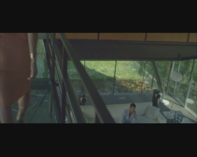 Sözleri ve müziği Gülşen'e, düzenlemesi Gülşen'in sevgilisi Ozan Çolakoğlu'na ait olan şarkının klibinde güzel şarkıcı ve Murat Boz, seksi sahneleriyle çok konuşulacak.