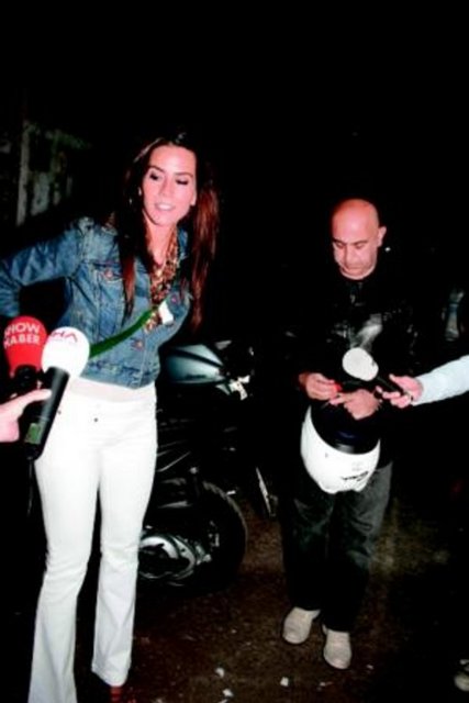 Eşinden dayak yiyen ünlü kadınlar arasında Zeynep Tokuş da var. Güzel oyuncu, iki yıl önce kendisini önce dövüp sonra da tuvalete kilitlediğini söylediği, jinekolog eşi Alp Nuhoğlu'ndan şikayetçi olmuştu.