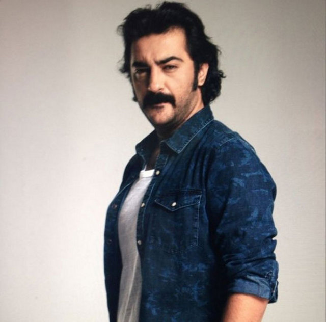 Celil Nalçakan sosyal medya üzerinden paylaştığı fotoğrafa "Öyle güzel dayak yerim ki, atanlar alti kisi oldugundan utanır" notunu düştü...