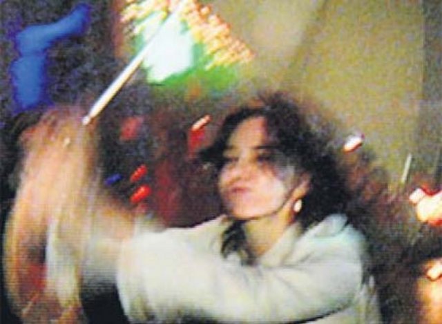 Ataizi daha sonra kendini şu sözlerle savundu: "Yol boyunca peşimden gelip sinirlerimi kaldırdılar. Niye çekiyorlar anlamıyorum. Beni taciz ediyorlar. O anda tepem attı."