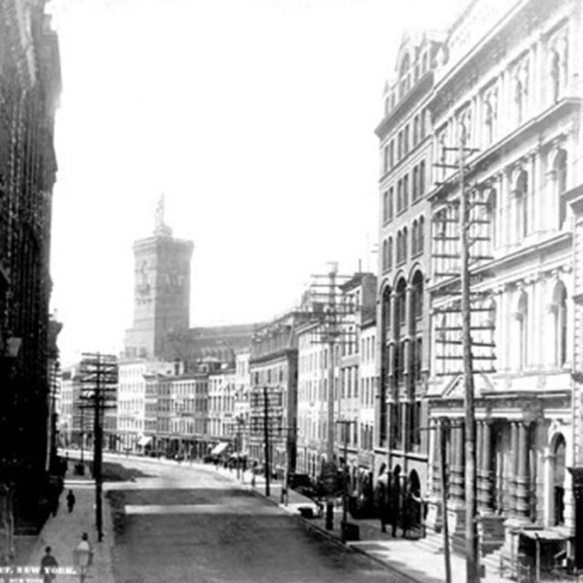 İstanbul Büyükşehir Belediyesi Kültür A.Ş. tarafından, 1-3 Haziran tarihlerinde Haliç Kongre Merkezi'nde gerçekleştirilen Akıllı Şehirler Fuarı'nda Sultan 2. Abdülhamid'e ait "Yıldız Arşivi Fotoğrafları" "Resimli Dünya Tarihi" isimli sergiyle görücüye çıktı.