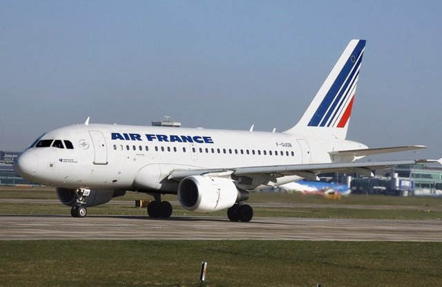 Air France  - Uçuş: Santiago'dan Beyrut'a (First Class)  - Ücret: 39.525 dolar