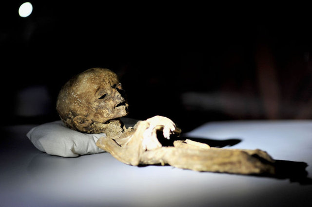 Demir, Kapadokya'da bugüne kadar 17 mumya bulunduğunu ifade ederek, şunları kaydetti: