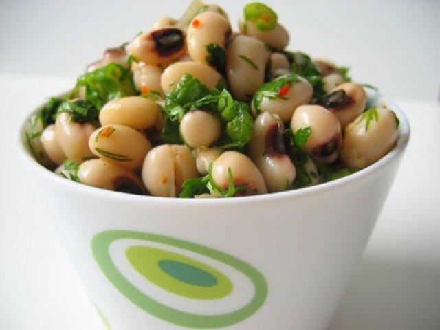 Börülce: Kalsiyum, potasyum, folik asit ve daha pek çok vitamin ve mineral barındıran börülce, doktorların gözde besin kaynaklarından biri