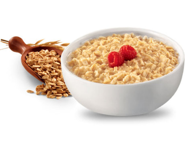 Yulaf ezmesi: Sabah kahvaltısını bol lifli ve kalsiyum zengini bir kase yulaf ezmesi ile yaparak formda kalabilir, aynı zamanda sağlığınızı koruyabilirsiniz.