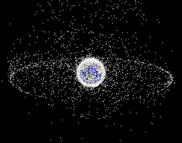 9. Günümüzde, an itibariyle Dünya etrafında 22.000 adet uydu dolanmaktadır. Bunların sadece %5'i çalışmaktadır, %8'inin yakıtı bitmiştir, %87'si ise bozuktur/çalışmamaktadır.