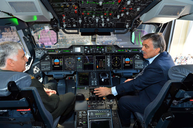 TÜRKİYE'nin askeri gücüne güç katacak kıtalararası nakliye hava aracı A400M Atlas uçağının teslim töreni dün Kayseri'de yapıldı.
