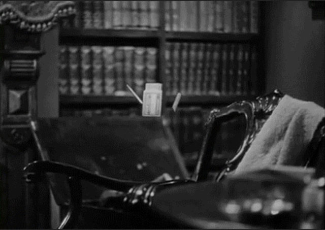 11. Patronun odasına zam veya avans istemek için değil de başka amaçlar için girmek...