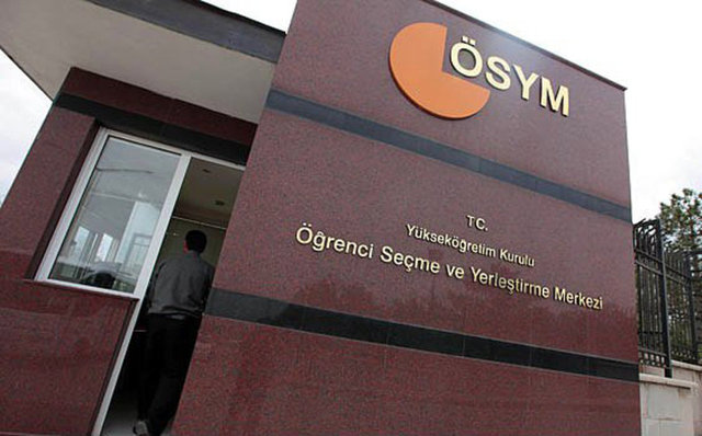 17. KPSS, YGS, KPDS, YDS, vs. sınav sorularını çalıp eşe dosta dağıtmak...