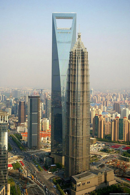 14. Jin Mao Tower (öndeki) - Shanghai, China, 421m