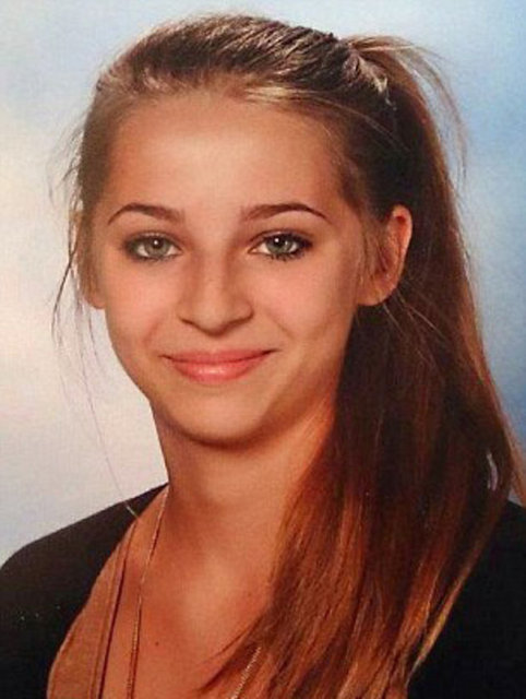 Avusturya'nın saygın gazetesi Die Presse'de yer alan habere göre, Bosna kökenli 16 yaşındaki Semra Kesinoviç ile 15 yaşındaki Sabine Selimoviç, "İslam adına Suriye'de savaşmak için" 10 Nisan'da Viyana'daki evlerini terk ettiler.