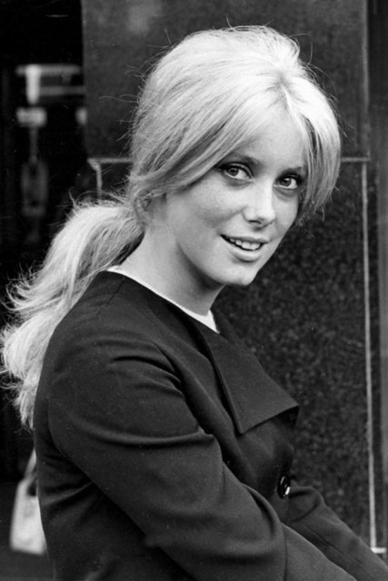 Deneuve, La Nouvelle Republique Gazetesi'ne "Bunu çok terbiyesizce buluyorum. Gazeteciler dahil, insanların Cumhurbaşkanı hakkında bu kadar rahat konuşmaları çok seviyesizce..."