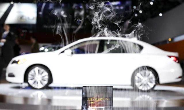 Lexus -  - Fuarda firmaların hazırladıkları birbirinden ilginç sunumlar da dikkat çekti.