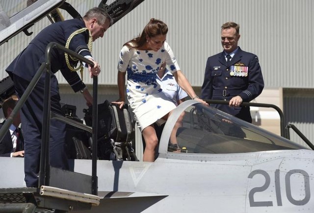 Elbette bu Düşes Kate'in başına gelen ilk frikik olayı değildi.
