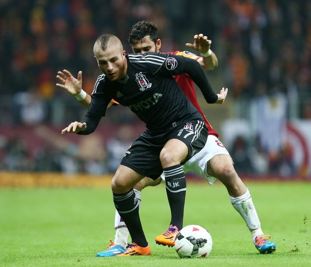 Sezon başında Rubin Kazan'dan Beşiktaş'a kiralık olarak transfer olan 22 yaşındaki futbolcu, dün Fenerbahçe ile oynanan derbi maça ilk 11'de başlamıştı.