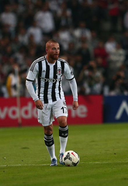 - Gökhan Töre, 65. dakikada yerini İsmail Köybaşı'na bıraktı. Yıldız futbolcu bu sezon 27 resmi müsabakada forma giydi. Töre'nin 3 golü bulunuyor.